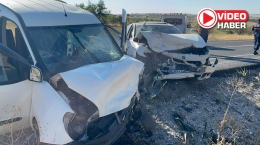 Hafif ticari araç ile otomobil çarpıştı! 14 yaralı