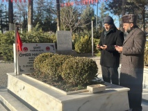 Halil Konakçı’dan Şehit Ömer Halisdemir’in Kabrine Ziyaret