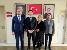 Hastanede asistan olarak görev yapıyordu, mezun oldu