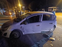 İki Otomobil Çarpıştı: 3 Yaralı