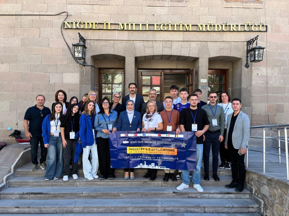 İl Müdürü Elif Özbek, Erasmus+ Projesi Kapsamında Uluslararası Öğrencilerle Buluştu