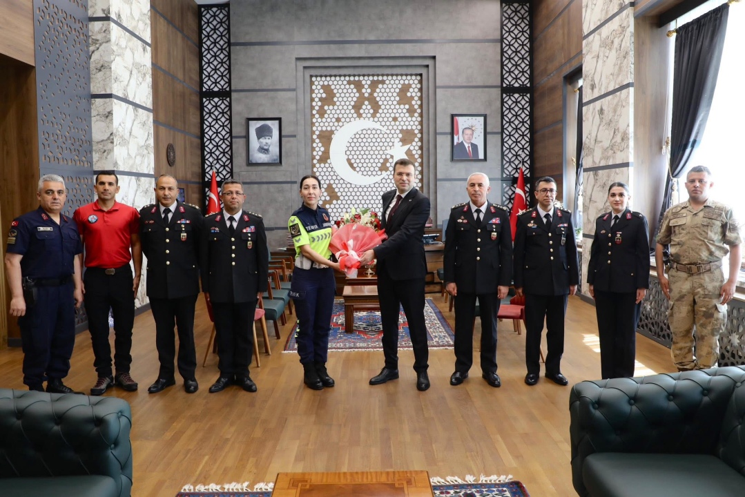 Jandarma’dan Vali Akmeşe’ye ziyaret