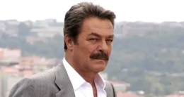Kadir İnanır Evli mi, Eşi Kim, Çocuğu Var mı? Jülide Kural ile Kaç Yıldır Birlikte? İşte Usta Sanatçının Bilinmeyenleri!