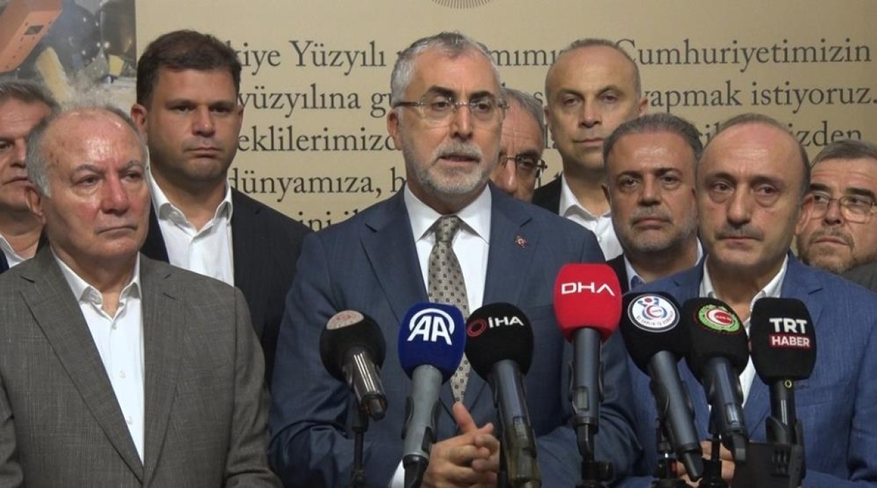 Kamu Çerçeve Protokolünde TÜRK-İŞ ve HAK-İŞ işverenle anlaşma sağladı   
