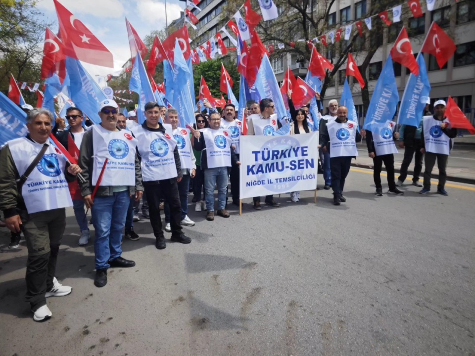 Kamu-Sen, Niğde’de Toplu Sözleşme İçin Meydanlarda