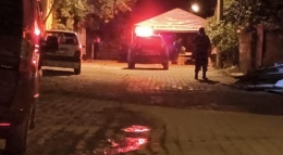 Karısını darp eden yeğenini öldürdü   