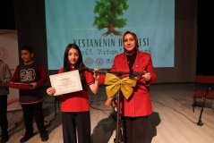   “Kestanenin Hikâyesi”nde ilham alan öğrenciler ödüllendirildi 