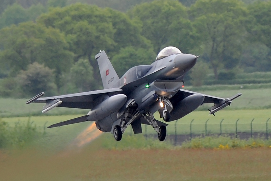 KKTC'ye F-16 ve hava savunma sistemleri konuşlandırıldı
