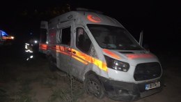 Kontrolden Çıkan Ambulans Şarampole Uçtu