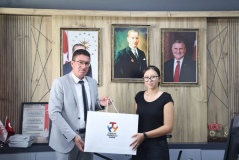 LGS Türkiye Birincisi Zeynep Yılmaz’dan Ötgünlü’ye ziyaret