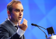 Macron, Lecornu'yu Fransa'nın Yeni Başbakanı Olarak Atadı