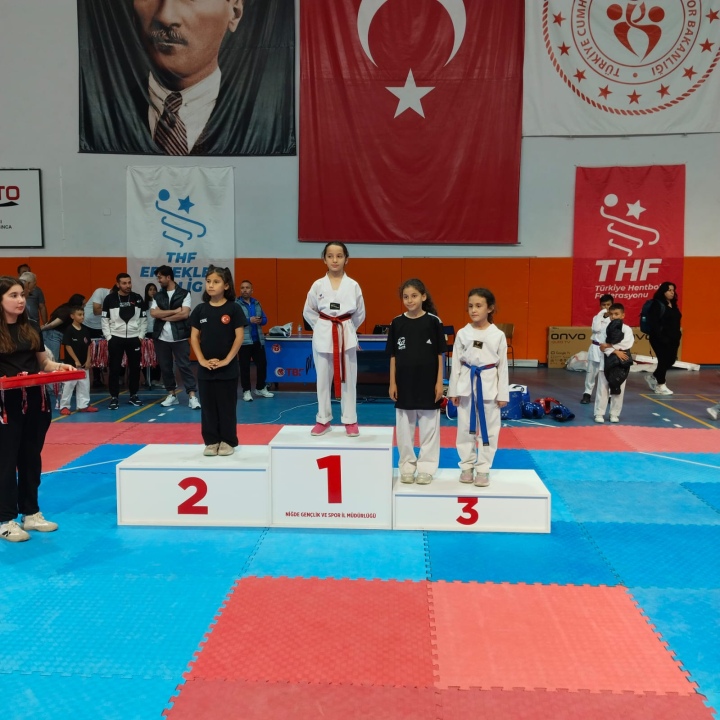 Melisa Adıgüzel Niğde Taekwondo Şampiyonu Oldu