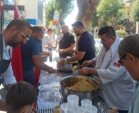 Merhume Esma Yüksel anısına vatandaşlara helva ikram edildi 