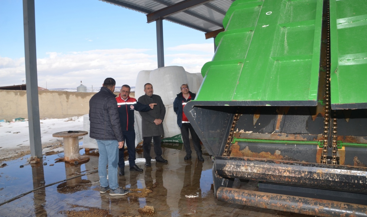 Müdür Baş Silaj Paketleme Tesisini Ziyaret Etti