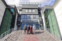 Müdür Özbek Doğa Koleji'nde öğretmen ve öğrencilerle buluştu