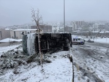 İşçi Servisi Devrildi: 14 Yaralı