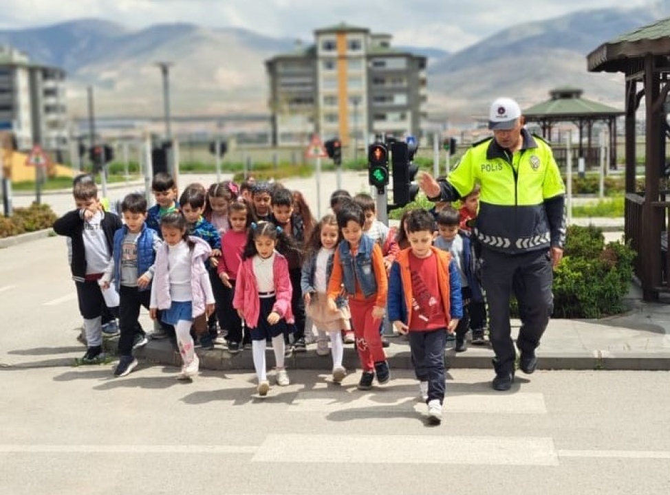 Niğde'de 406 öğrenciye trafik eğitimi verildi