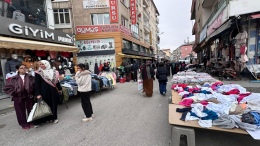 Niğde'de bayram heyecanı alışverişle başladı