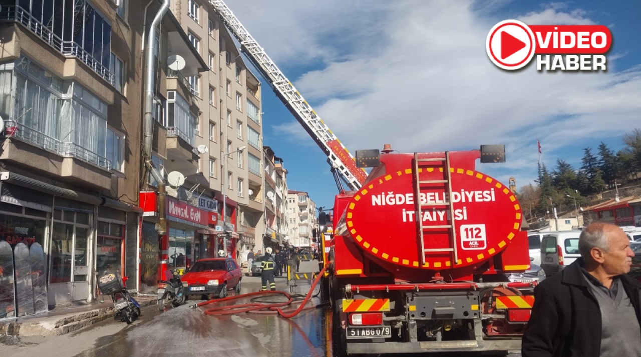 Niğde'de İş Yerinin Bacasında Yangın Çıktı