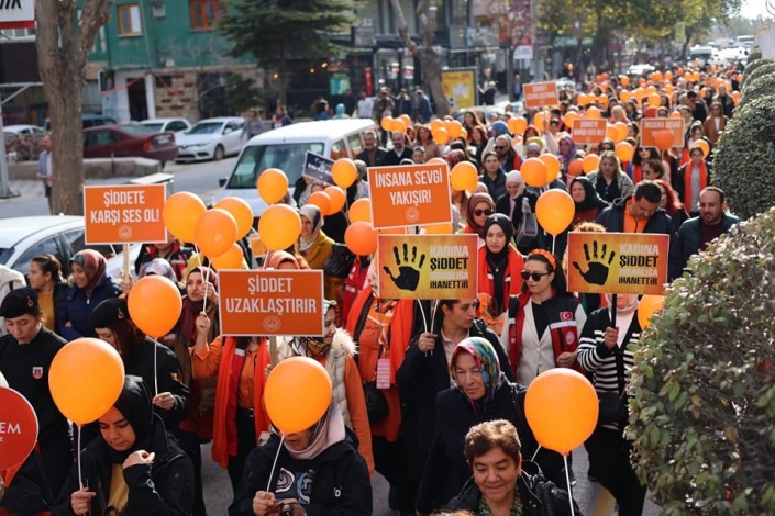 Niğde'de kadınlar, kadına şiddete karşı yürüdü