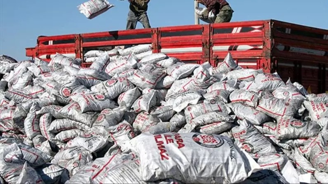 Niğde'de Kış Öncesi Kömür Yardımı Sürüyor