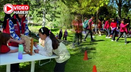 Niğde'de Öğrenciler, Parka Kurulan Oyun Alanlarında Eğlendi