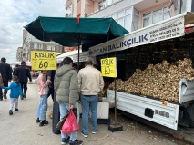 Niğde'de yeni mahsul kışlık sarımsak tezgahlardaki yerini aldı