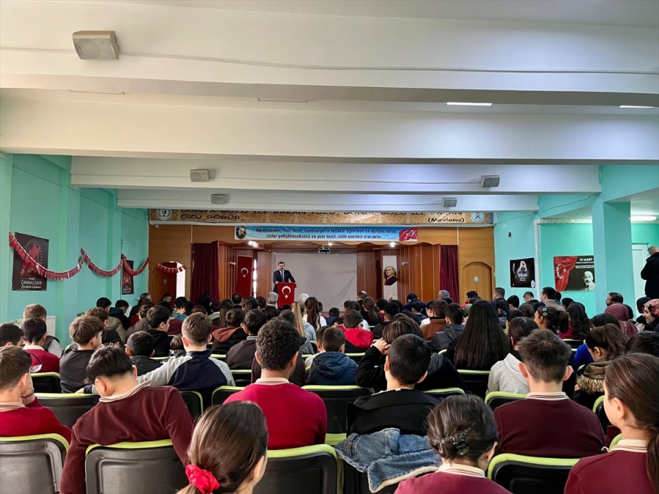 Niğde Adalet Komisyonu Başkanı Bayram Ünlü öğrencilerle buluştu