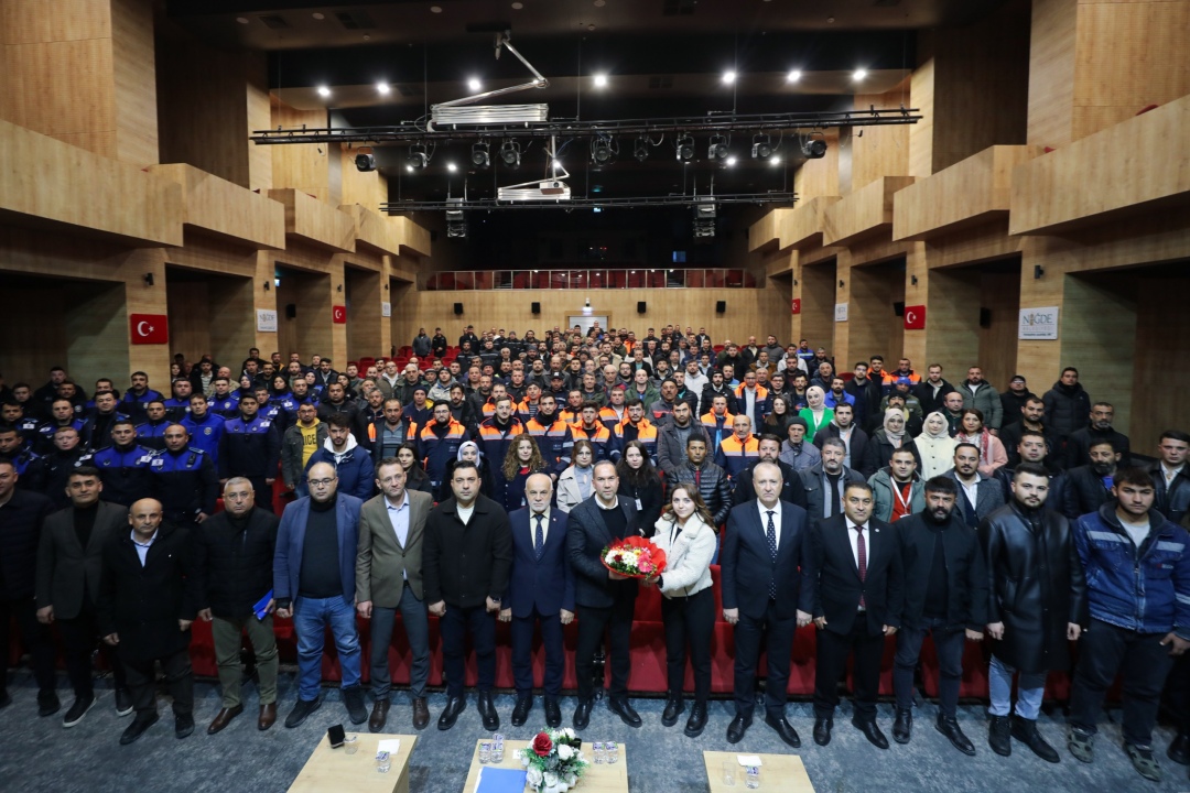 Niğde Belediyesi’nde 233 işçi daimi kadroya geçti