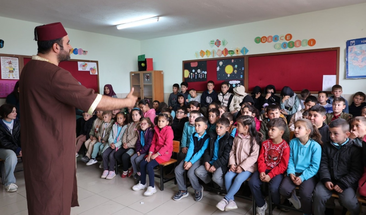 Niğde Belediyesi’nden Köy Çocuklarına Tiyatro Şöleni