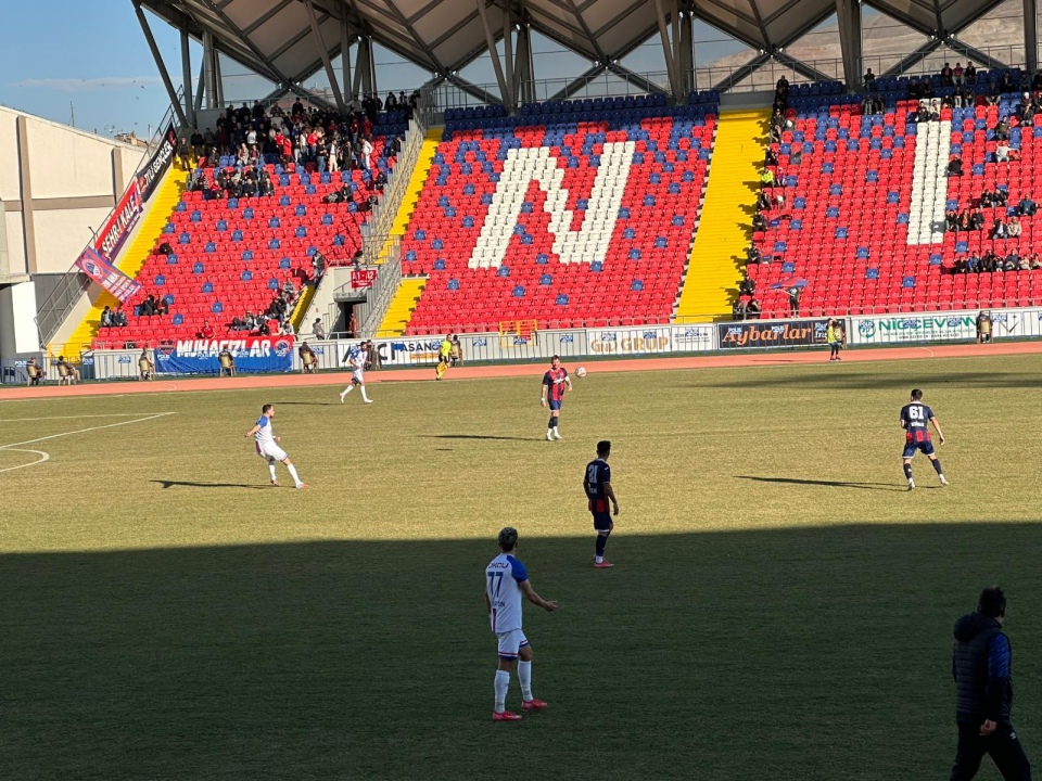 Niğde Belediyespor İlk Yarıyı Önde Tamamladı