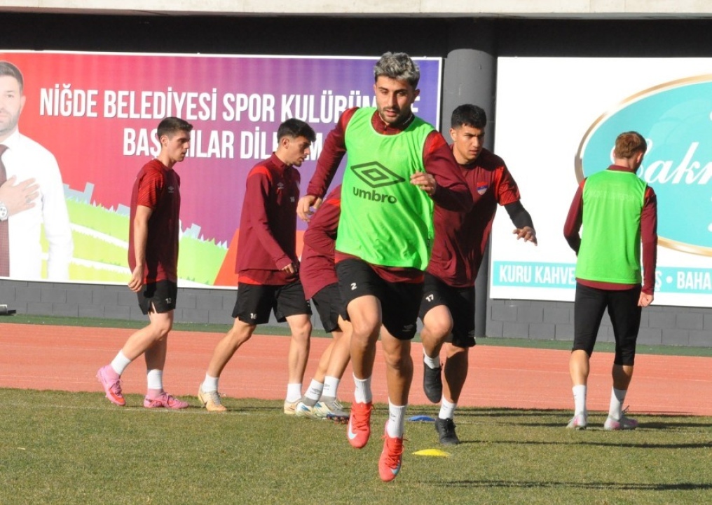 Niğde Belediyespor lider 12 Bingölspor maçına hazırlanıyor