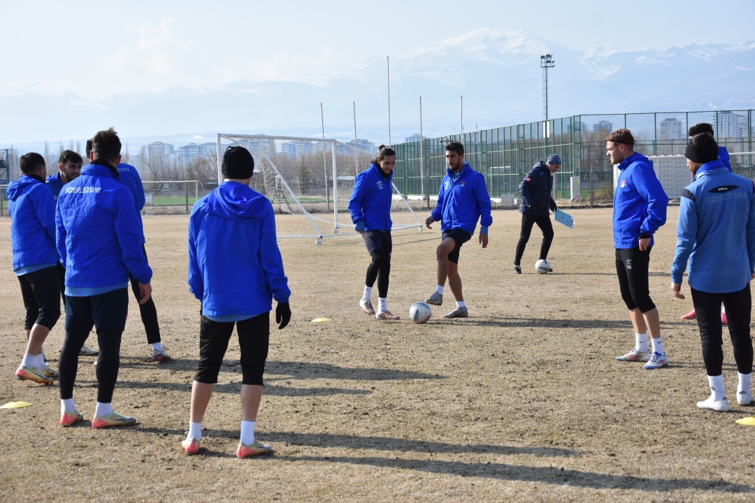 Niğde Belediyespor, Sebat Gençlikspor’a hazırlanıyor