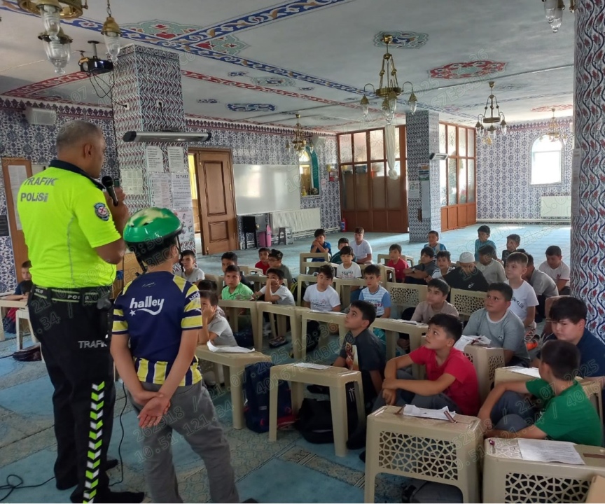 Niğde cami kurslarında 296 öğrenciye bilgilendirme yapıldı