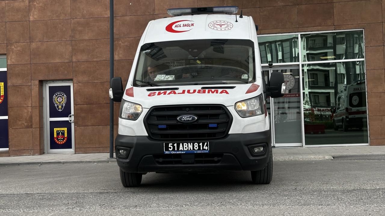 Niğde'de 27 öğrenci zehirlendi