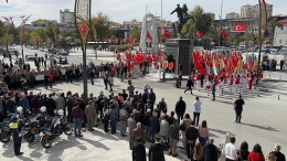 Niğde’de Atatürk Anıtı’na çelenk sunuldu