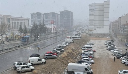 Niğde’de beklenen kar yağışı başladı