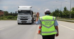 Niğde’de binlerce araç kontrol edildi, çok sayıda araç trafikten men edildi