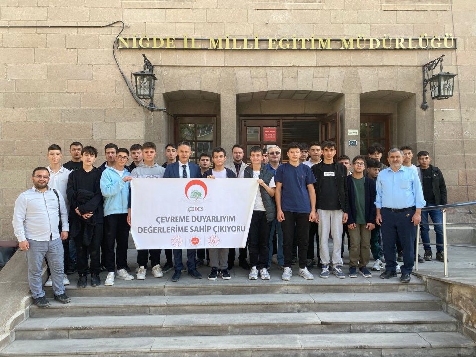 Niğde’de ÇEDES Projesi Kapsamında Öğrenciler Mersin Kampına Uğurlandı