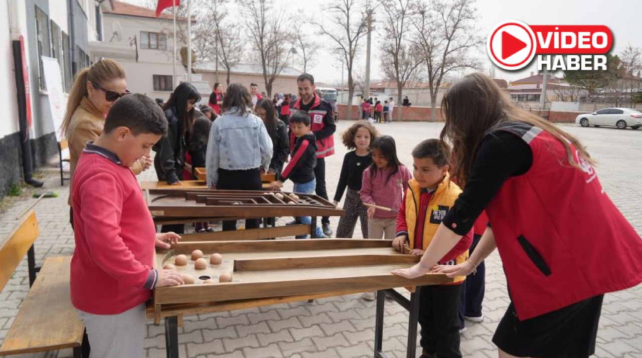 Niğde’de çocuklar dijital ekranları bırakıp geleneksel oyunlarla buluştu