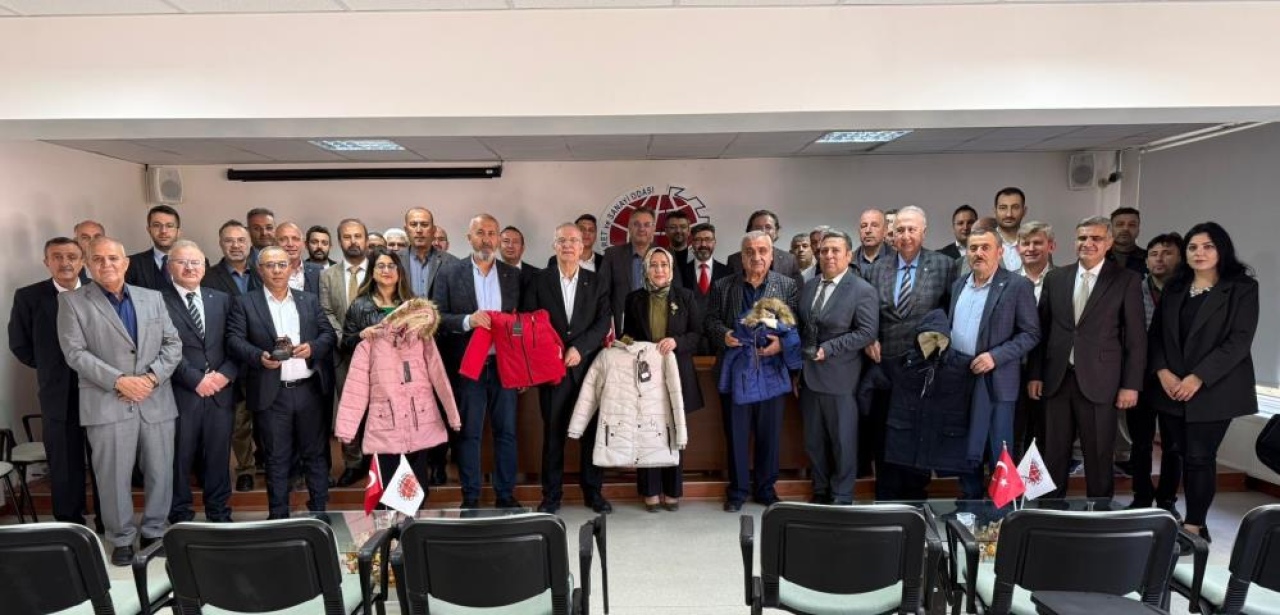 Niğde’de Eğitime Kış Desteği: 500 Öğrenciye Kaban ve Bot Yardımı