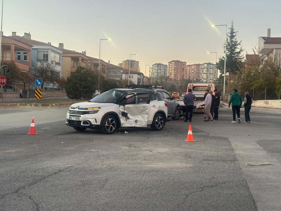 Niğde’de İki Otomobil Çarpıştı: 1 Yaralı