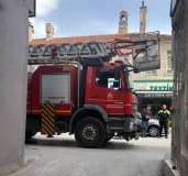 Niğde’de korkutan çatı yangını 