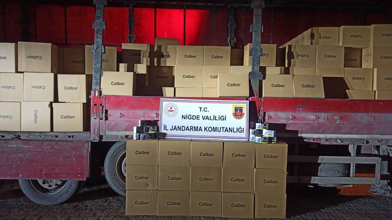 Niğde’de milyonlarca kaçak sigara yakalandı