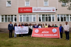 Niğde’de Öğrenciler Çamardı Emli Vadisi’nde Doğa Yürüyüşü Yaptı