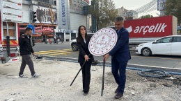 Niğde’de öğretmenler Atatürk Anıtı’na çelenk sundu