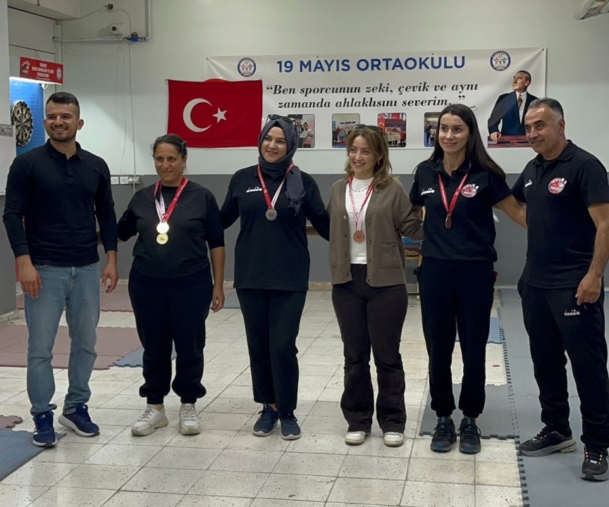 Niğde’de özel bireylerden dart yarışmasında büyük başarı