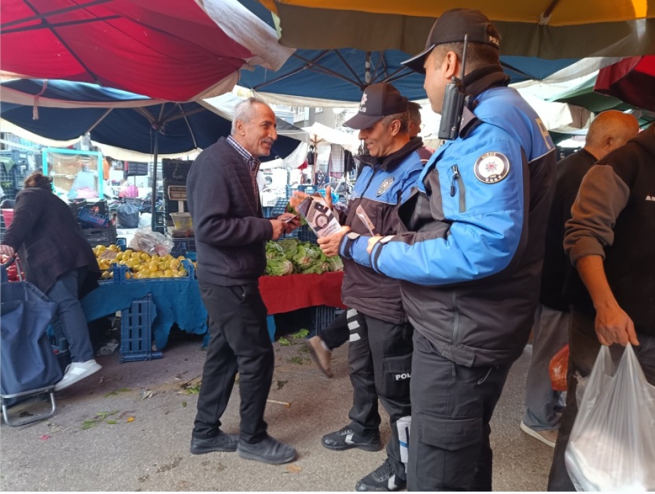 Niğde’de polis halkı dolandırıcılık ve hırsızlığa karşı bilgilendirdi