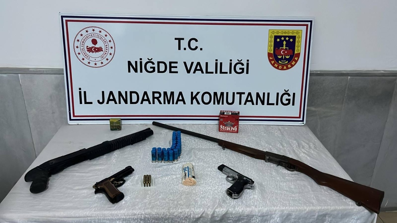 Niğde’de ruhsatsız silah ve tehlikeli madde operasyonu