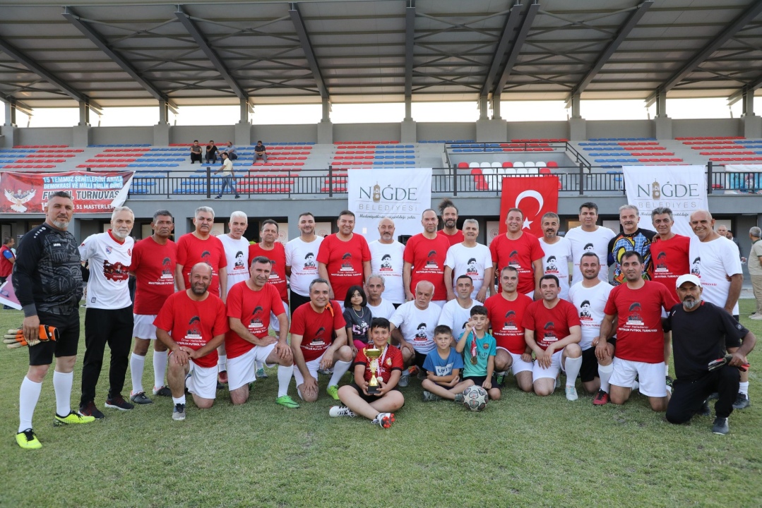 Niğde’de Şehit Ömer Halisdemir İçin Futbol Turnuvası Yapıldı
